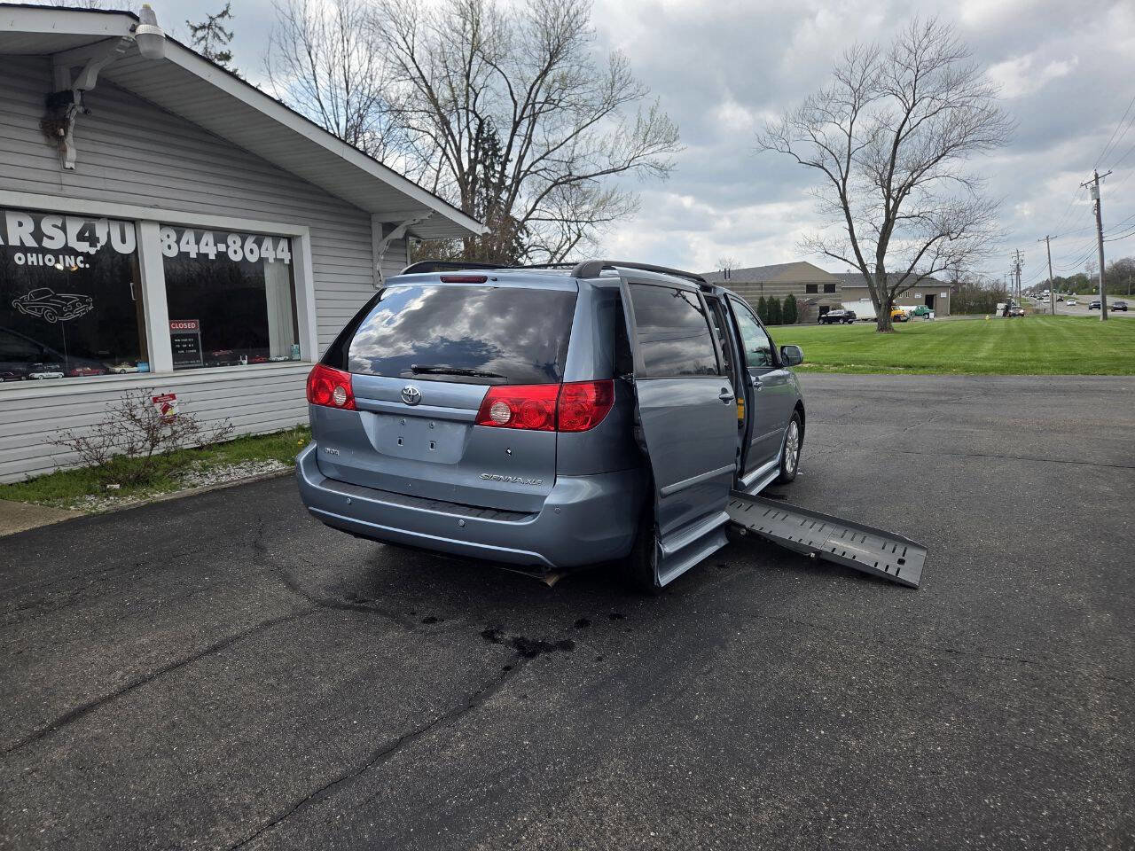 Used 2010 Toyota Sienna FWD image 7