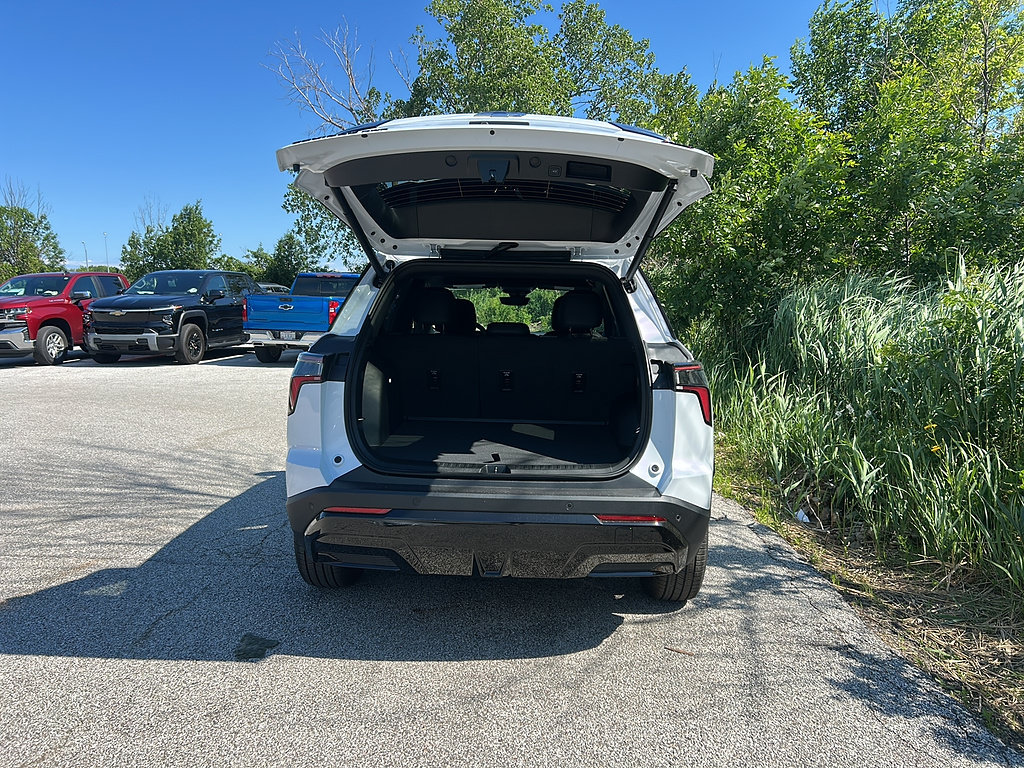New 2026 Chevrolet Equinox RS w/ Convenience Package III AWD/4WD image 6