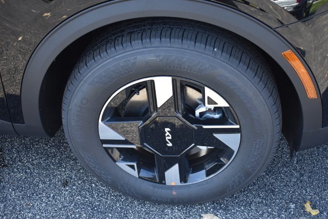 New 2027 Kia Sportage LX FWD image 12