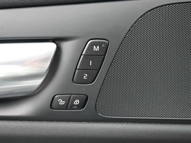 Used 2025 Volvo S60 B5 Plus image 26