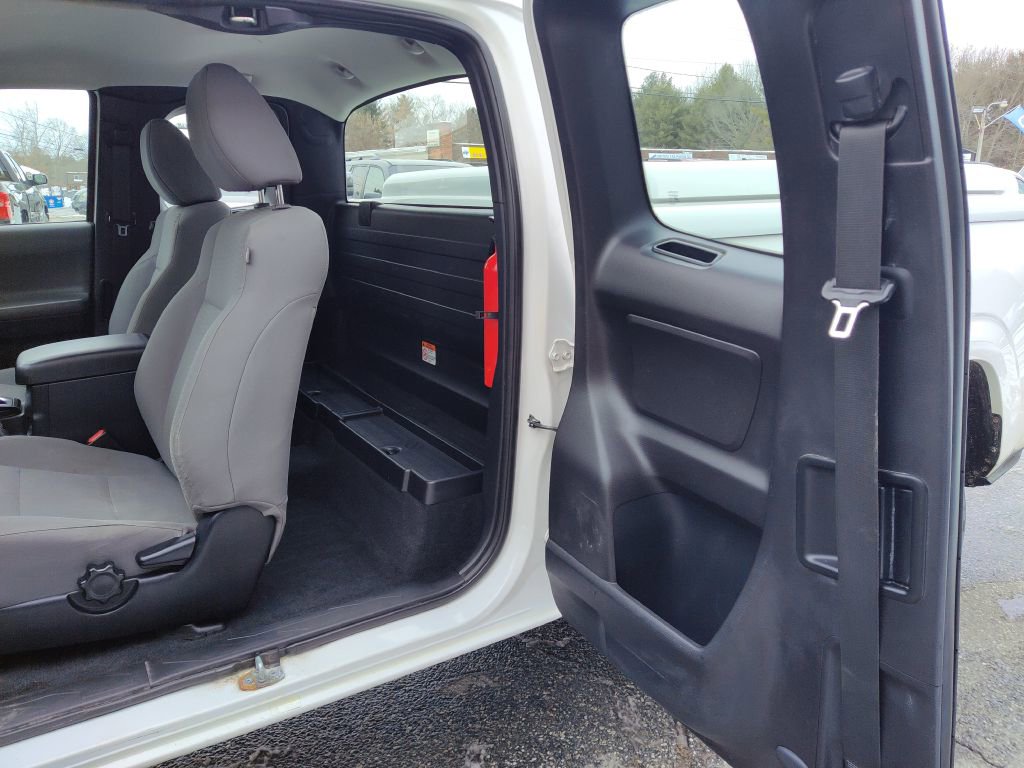 Used 2018 Toyota Tacoma SR RWD image 13