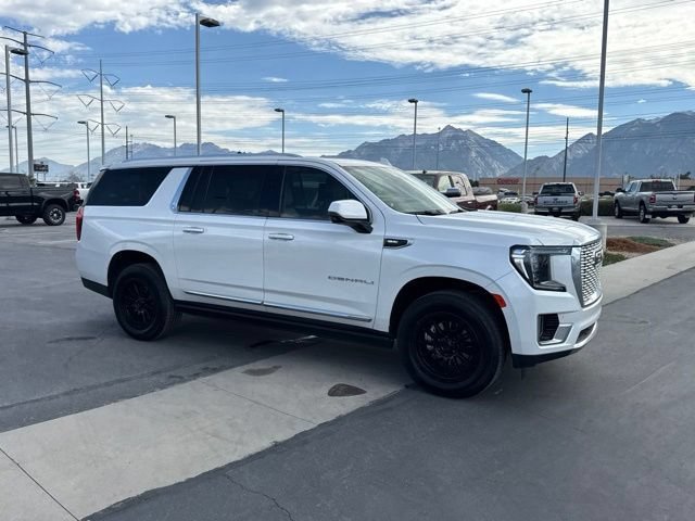 Used 2023 GMC Yukon XL Denali AWD/4WD image 5