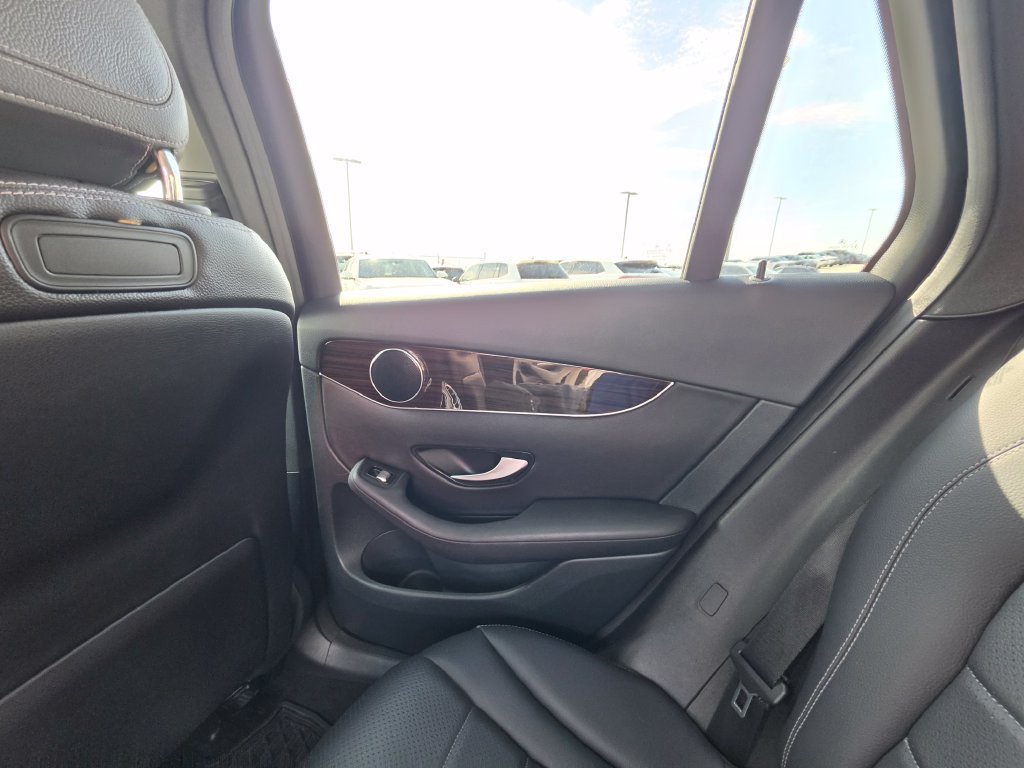 Used 2019 Mercedes-Benz GLC 300 image 14