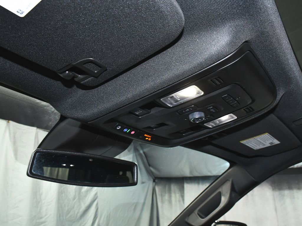 Used 2023 GMC Yukon XL SLT w/ SLT Premium Package image 33