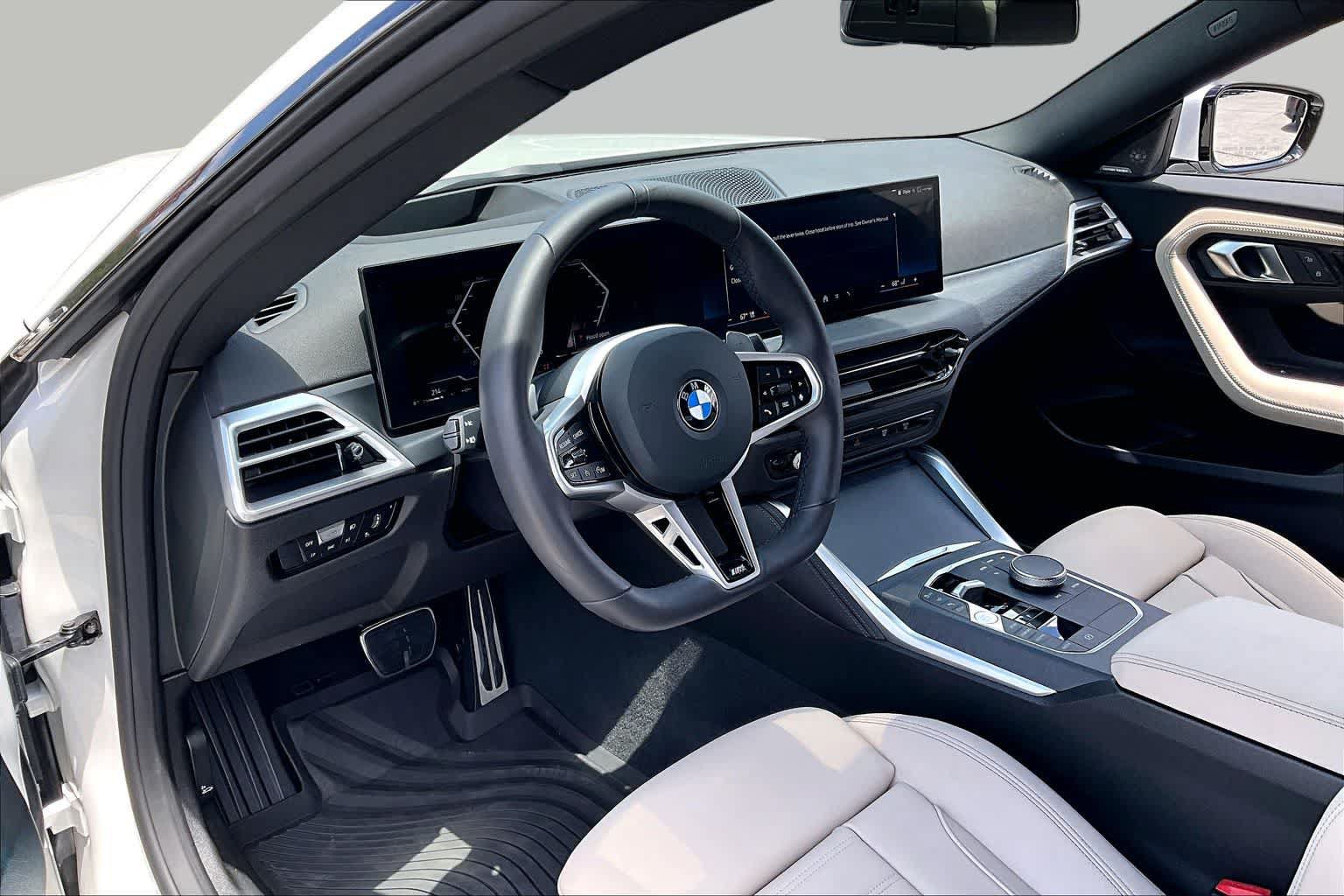 Used 2025 BMW 230i Coupe w/ M Sport Package RWD image 16