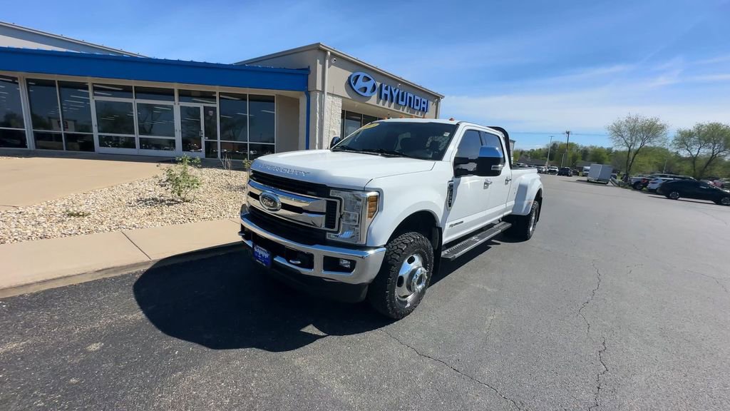 Used 2019 Ford F350 XLT w/ XLT Premium Package image 4