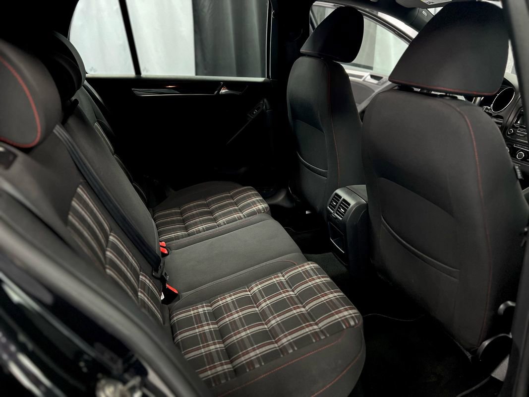 Used 2012 Volkswagen Golf 4-Door image 23