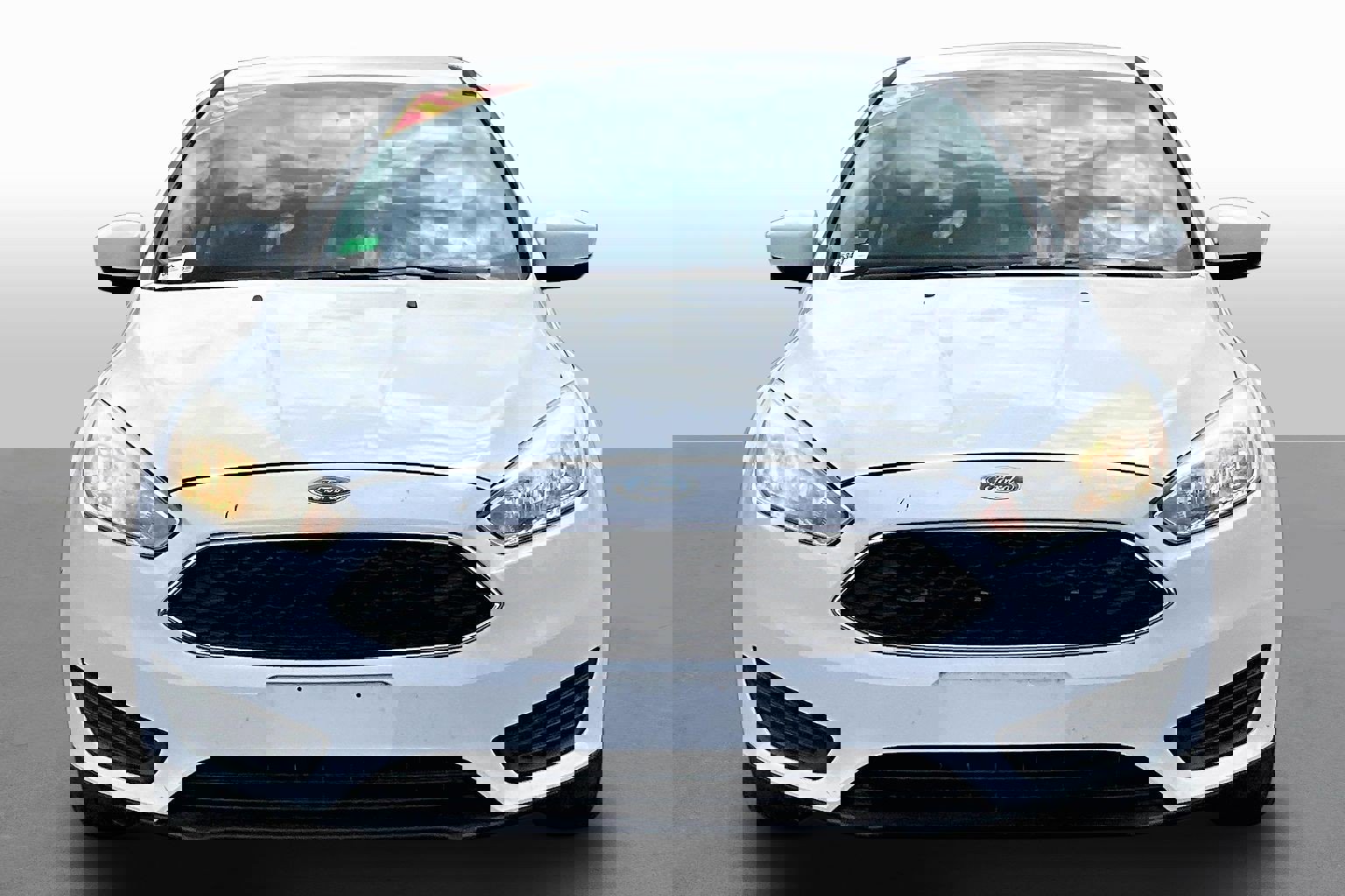 Used 2018 Ford Focus SE FWD image 1