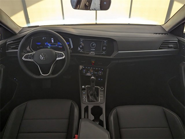 Certified 2022 Volkswagen Jetta SE w/ Panoramic Sunroof Package image 9