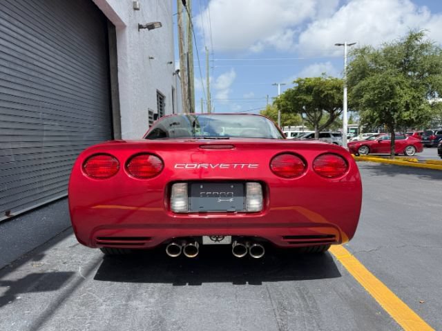 Used 2000 Chevrolet Corvette Coupe w/ Performance Handling Pkg RWD image 5