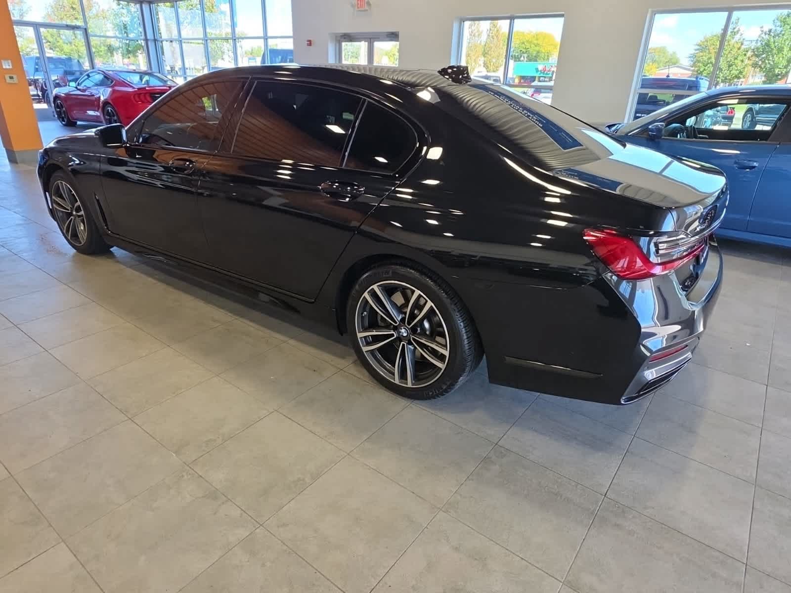 Used 2022 BMW 750i xDrive w/ Executive Package AWD/4WD image 9
