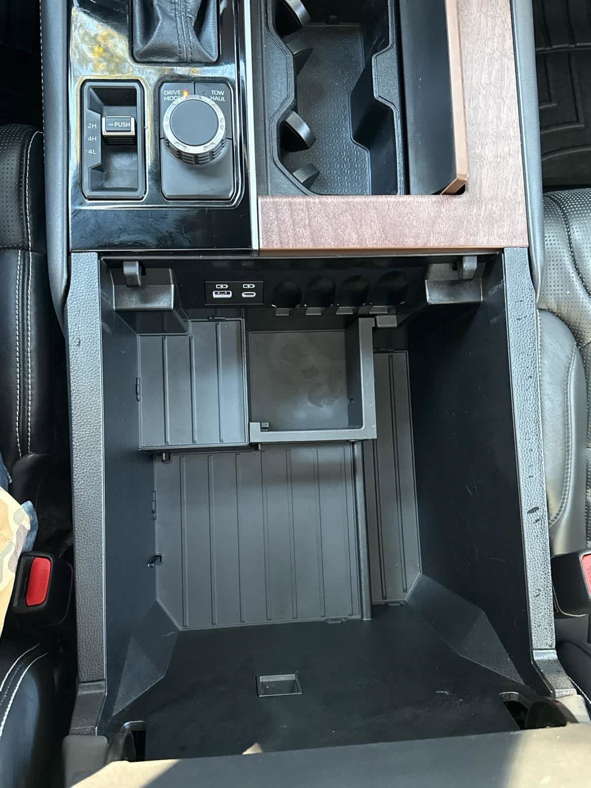 Used 2025 Toyota Sequoia Capstone image 30