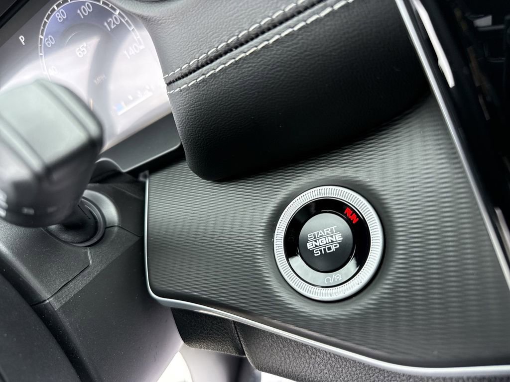 New 2026 Jeep Grand Cherokee Laredo image 18