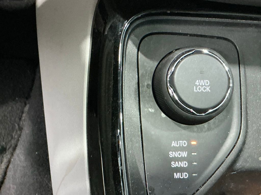 Used 2018 Jeep Compass Limited w/ Navigation Group image 4