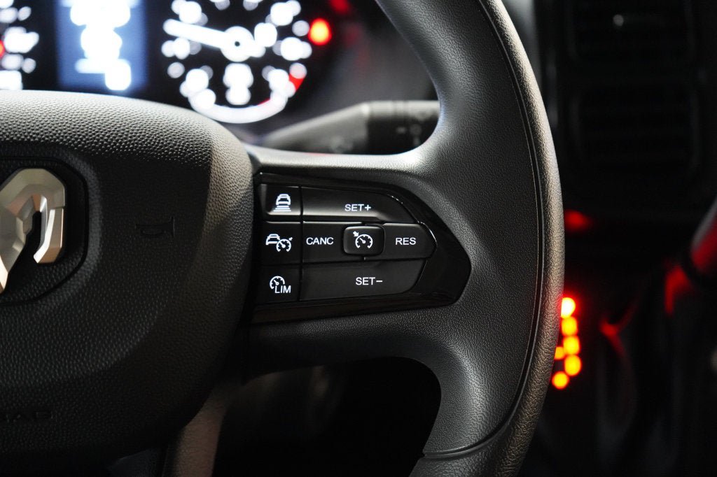 Used 2025 RAM ProMaster 3500 w/ Safety Group FWD image 9