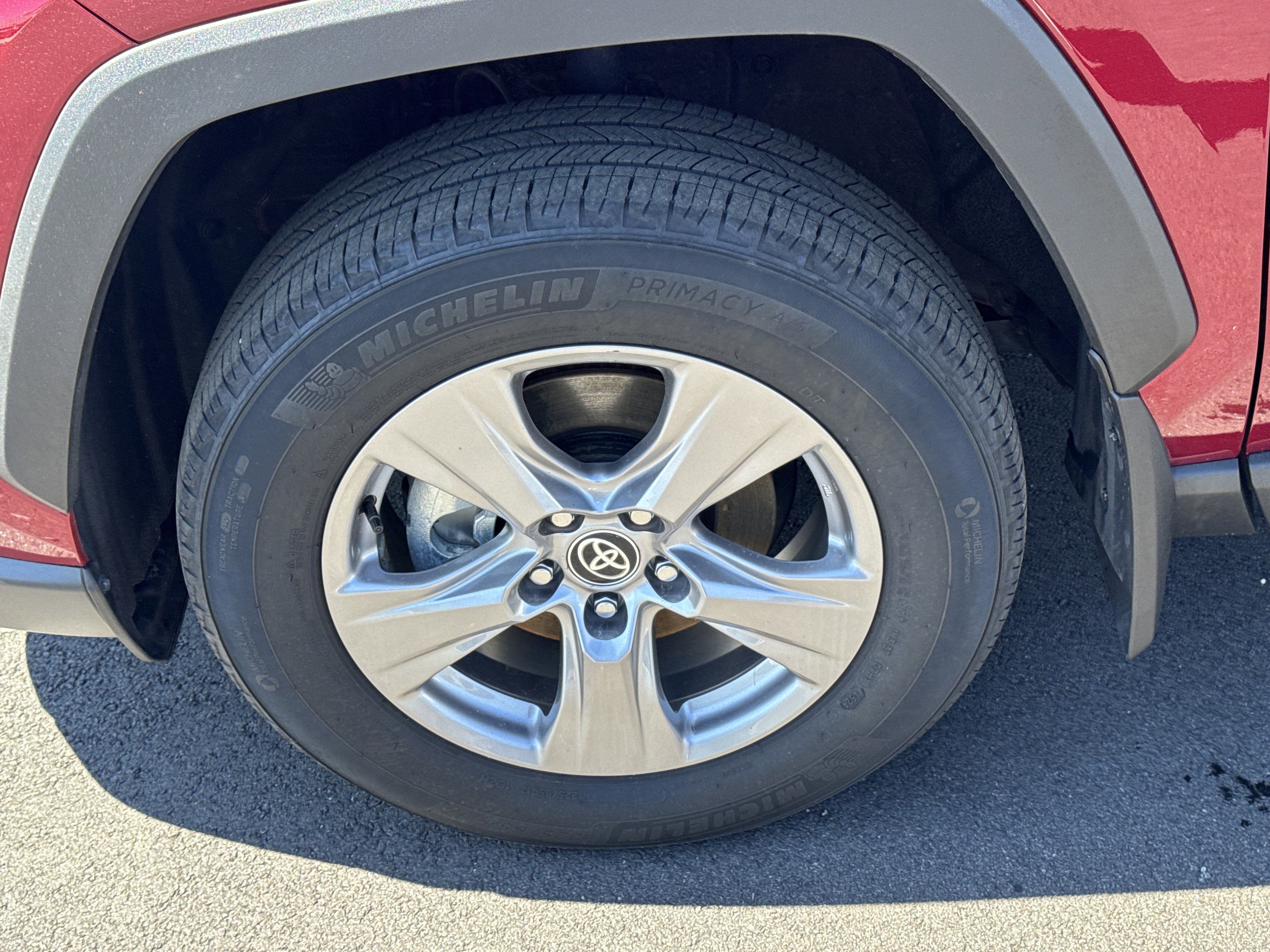 Used 2025 Toyota RAV4 XLE w/ Convenience Package image 13