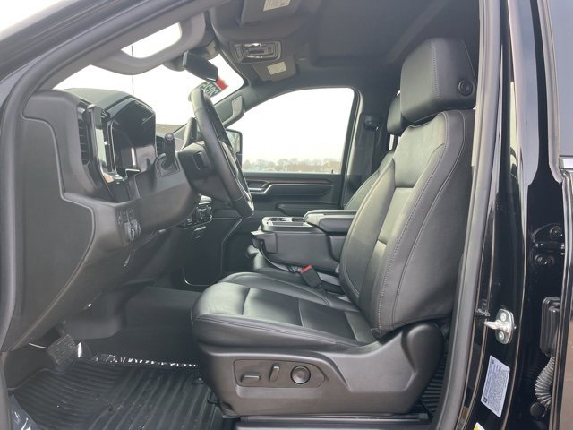 Used 2025 Chevrolet Silverado 2500 LT w/ Z71 Chrome Sport Edition image 17