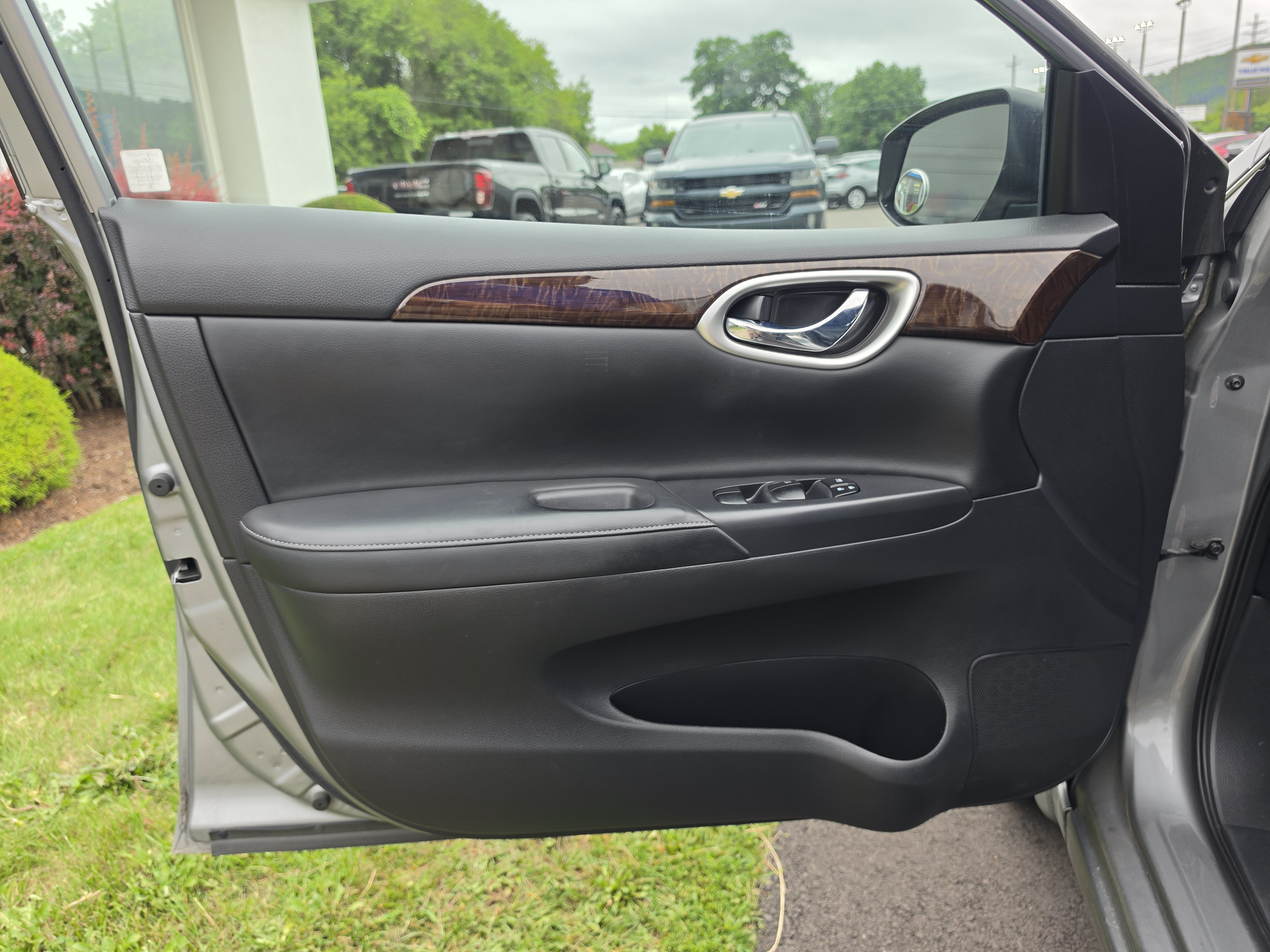 Used 2014 Nissan Sentra SL w/ Leather Package FWD image 15