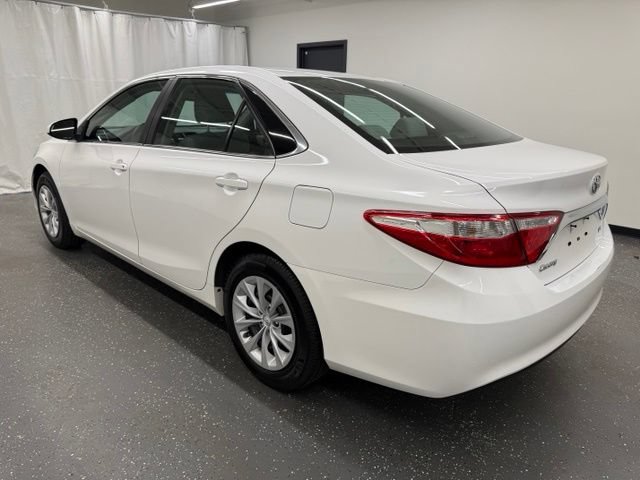 Used 2015 Toyota Camry LE FWD image 4
