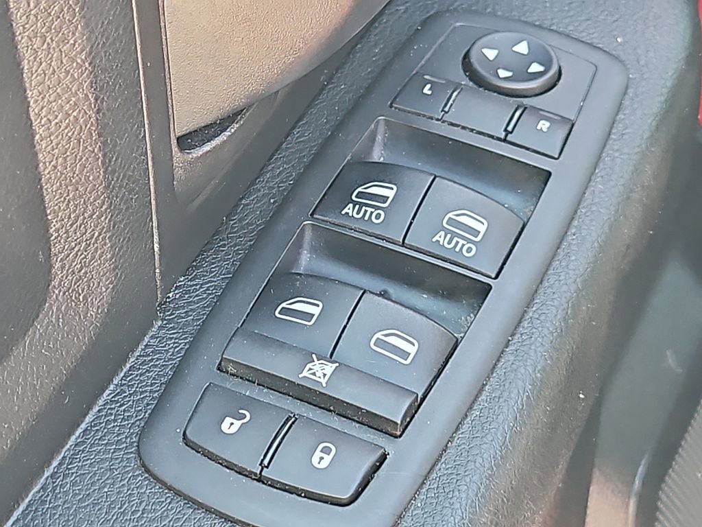 Used 2019 RAM 1500 Tradesman w/ Chrome Appearance Group RWD image 13