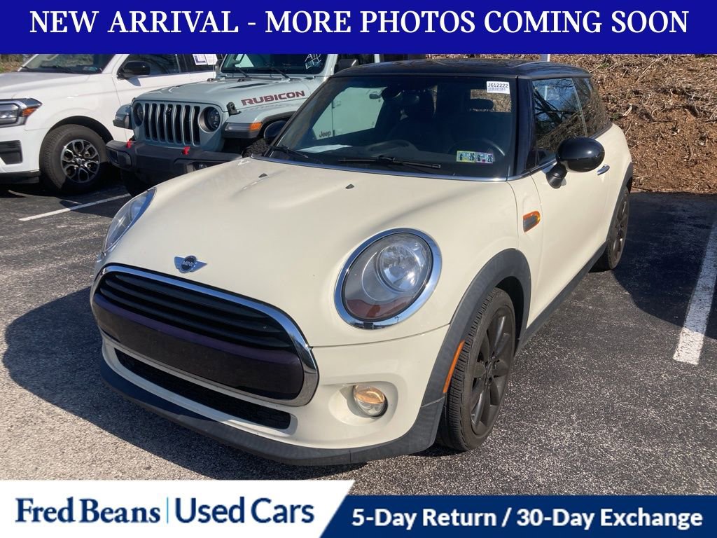 Used 2018 MINI Cooper 2-Door Hardtop image 3