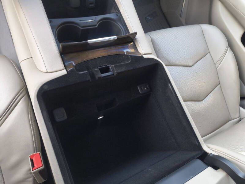 Used 2018 Cadillac Escalade Luxury image 23