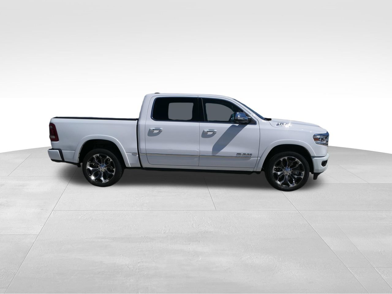 Used 2022 RAM 1500 Limited w/ Body Color Bumper Group image 2