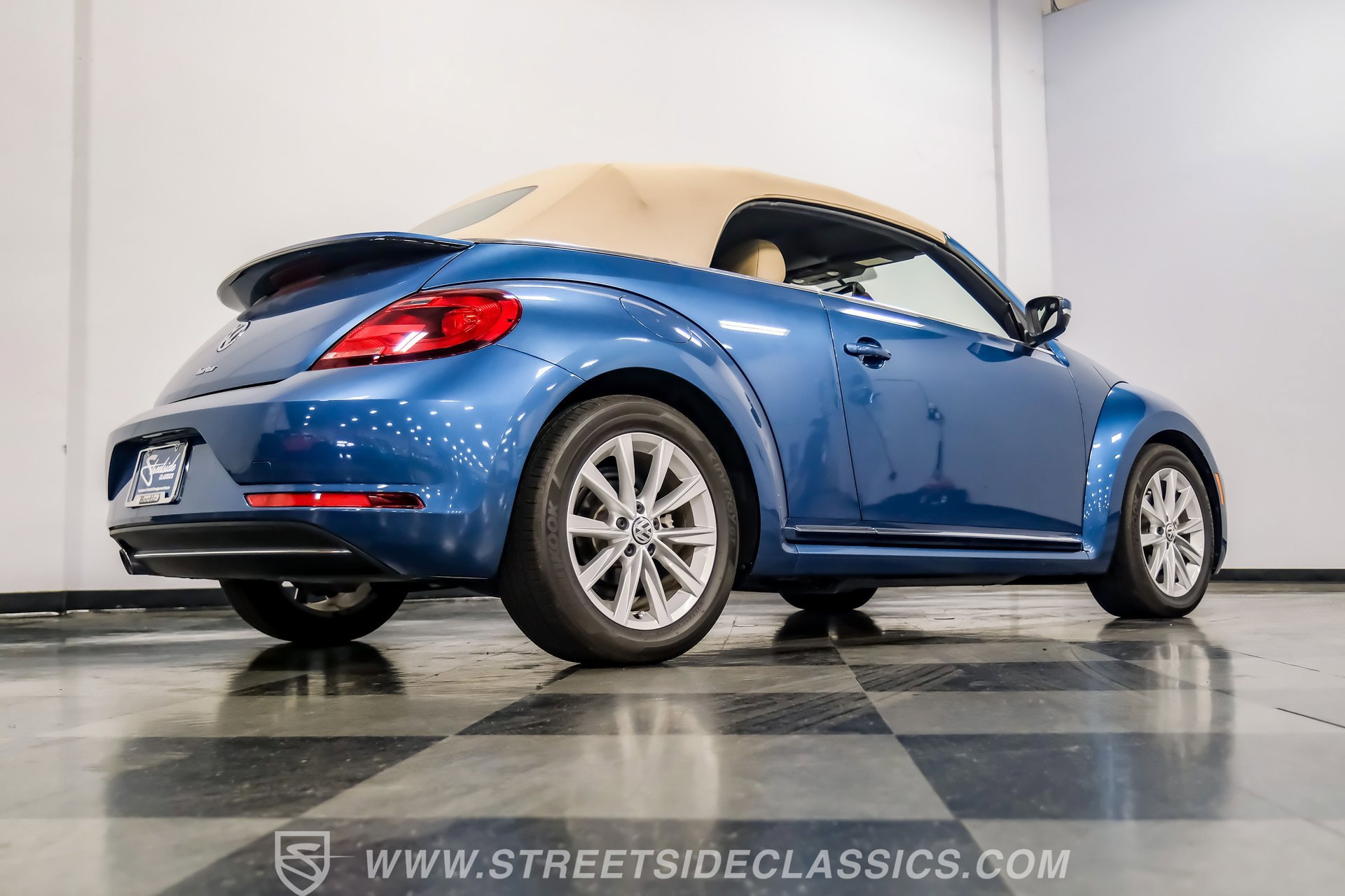 Used 2019 Volkswagen Beetle 2.0T Final Edition SEL image 28