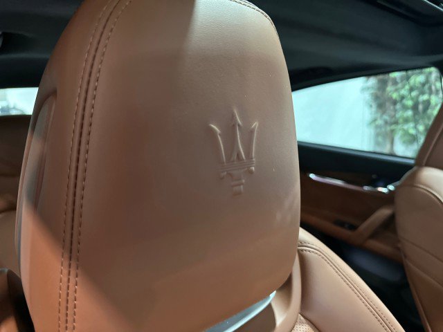 Used 2018 Maserati Quattroporte S GranSport RWD image 43