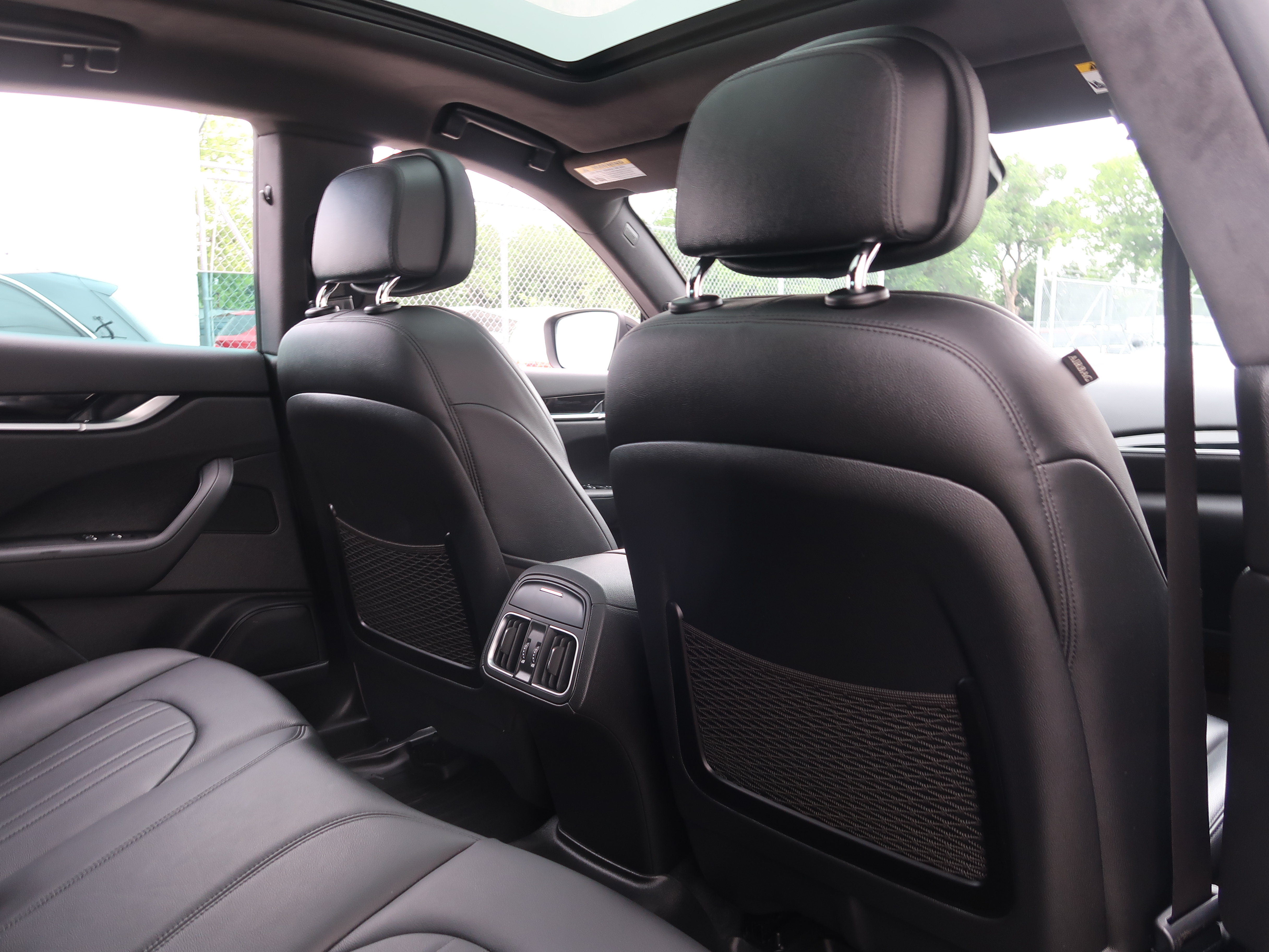 Used 2022 Maserati Levante GT AWD/4WD image 37