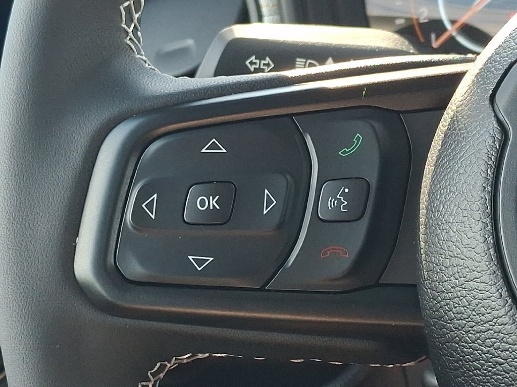 Used 2025 Jeep Gladiator Sport AWD/4WD image 23