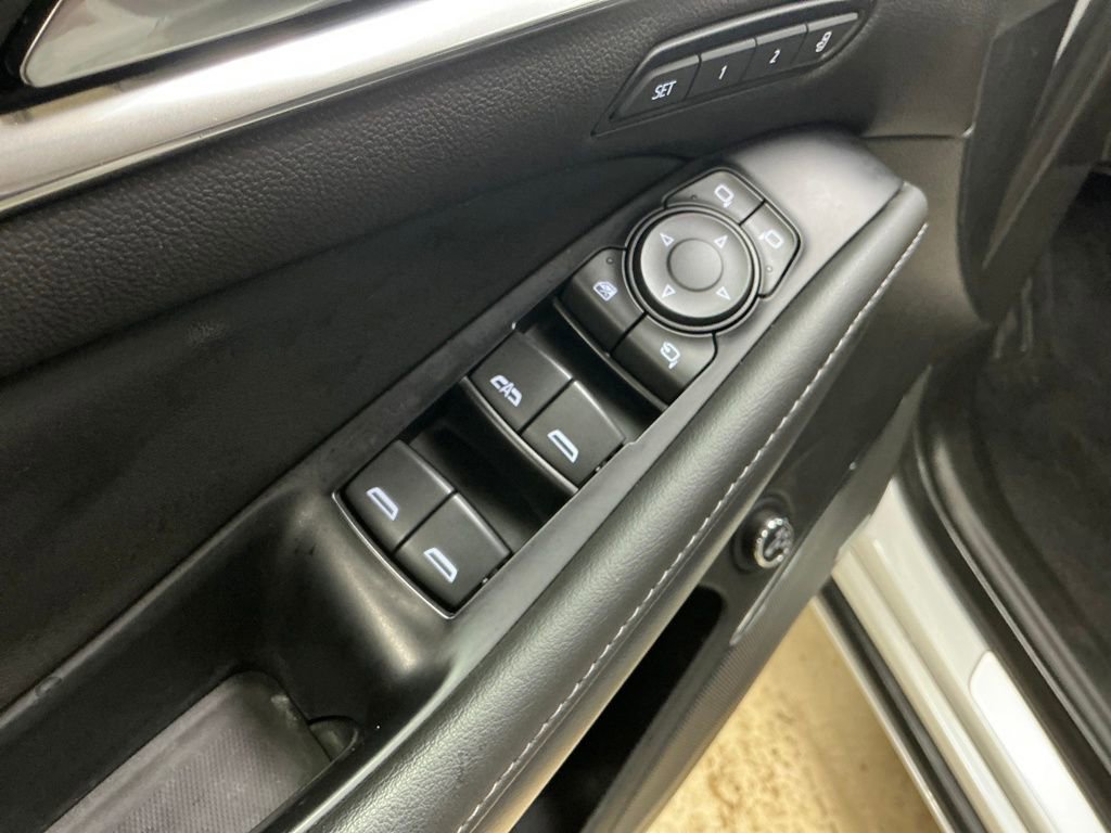 Certified 2024 Buick Enclave Avenir w/ Avenir Technology Package image 16