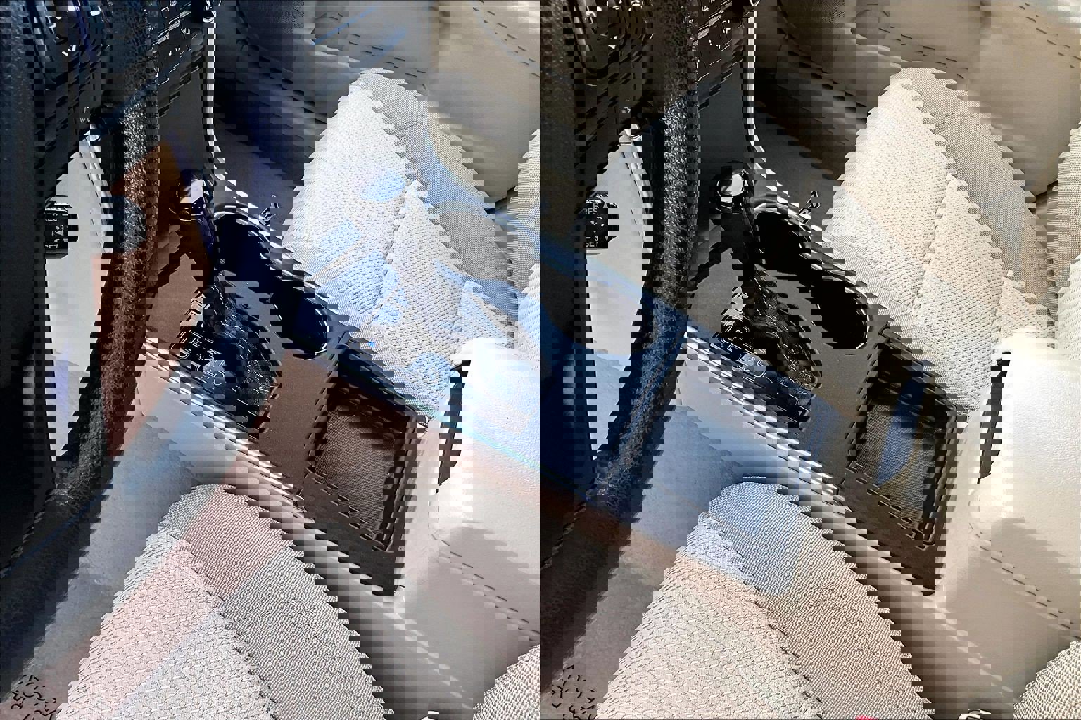 Used 2016 Toyota Camry LE image 16