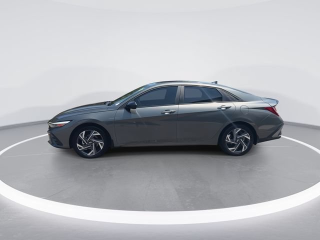 Certified 2025 Hyundai Elantra Sport FWD image 5