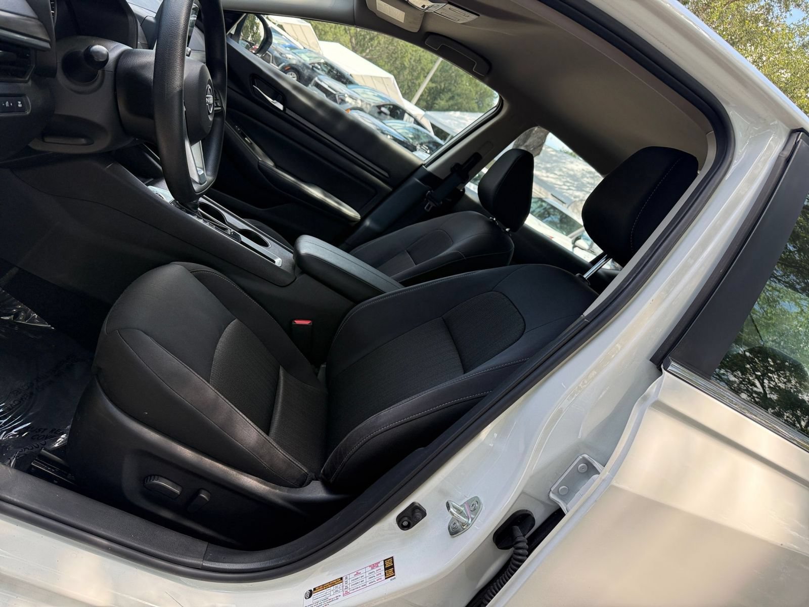 Used 2025 Nissan Altima 2.5 SV FWD image 24