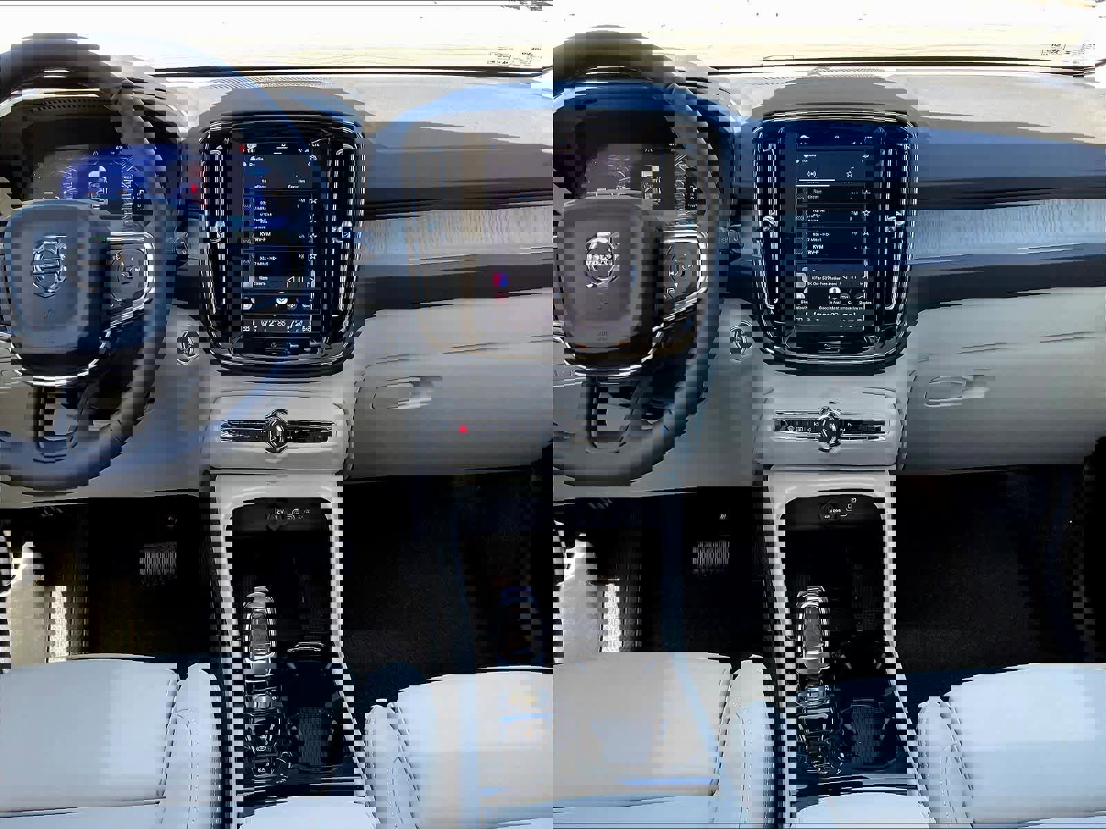 New 2026 Volvo XC40 B5 Ultra w/ Climate Package image 9