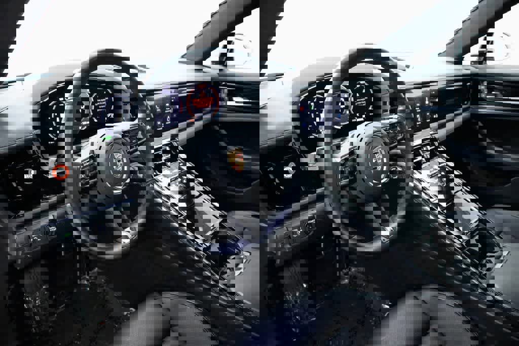 Certified 2024 Porsche Panamera 4 image 4