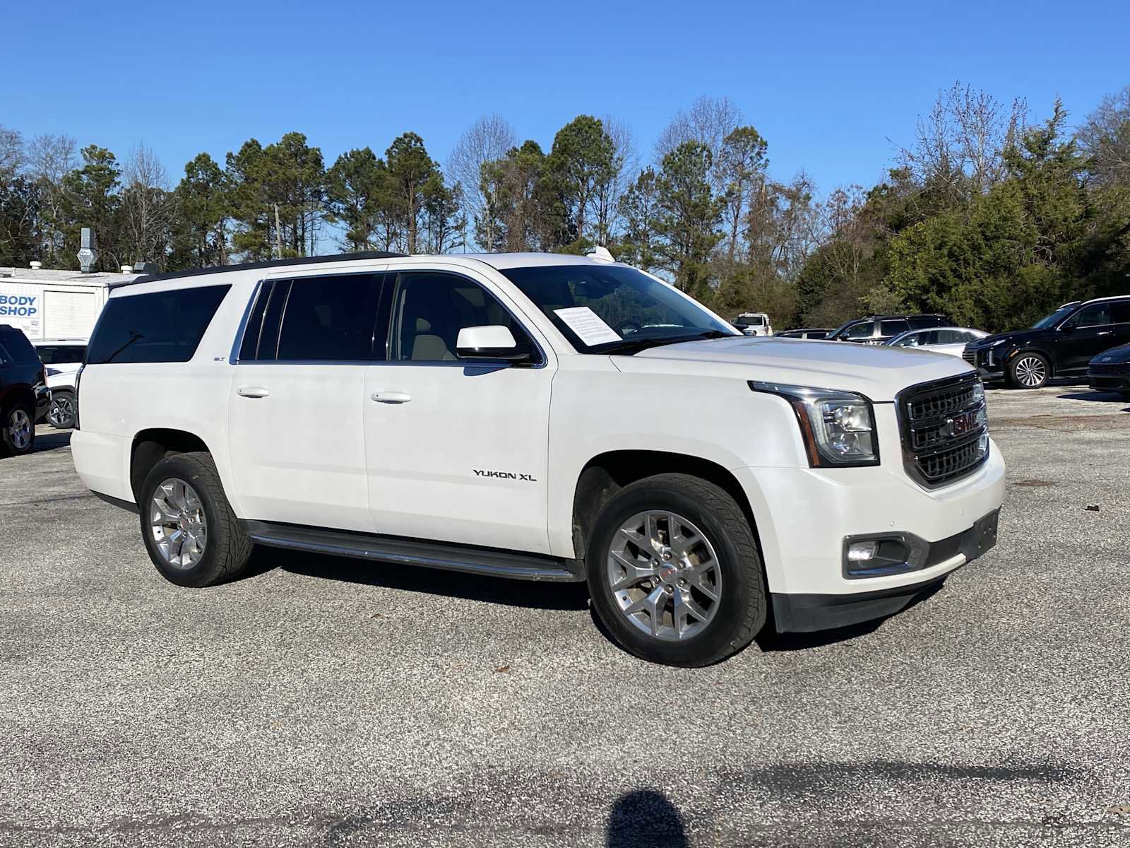 Used 2018 GMC Yukon XL SLT w/ Open Road Package image 2