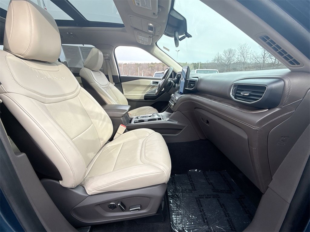 Used 2020 Ford Explorer Platinum w/ Premium Technology Package image 27