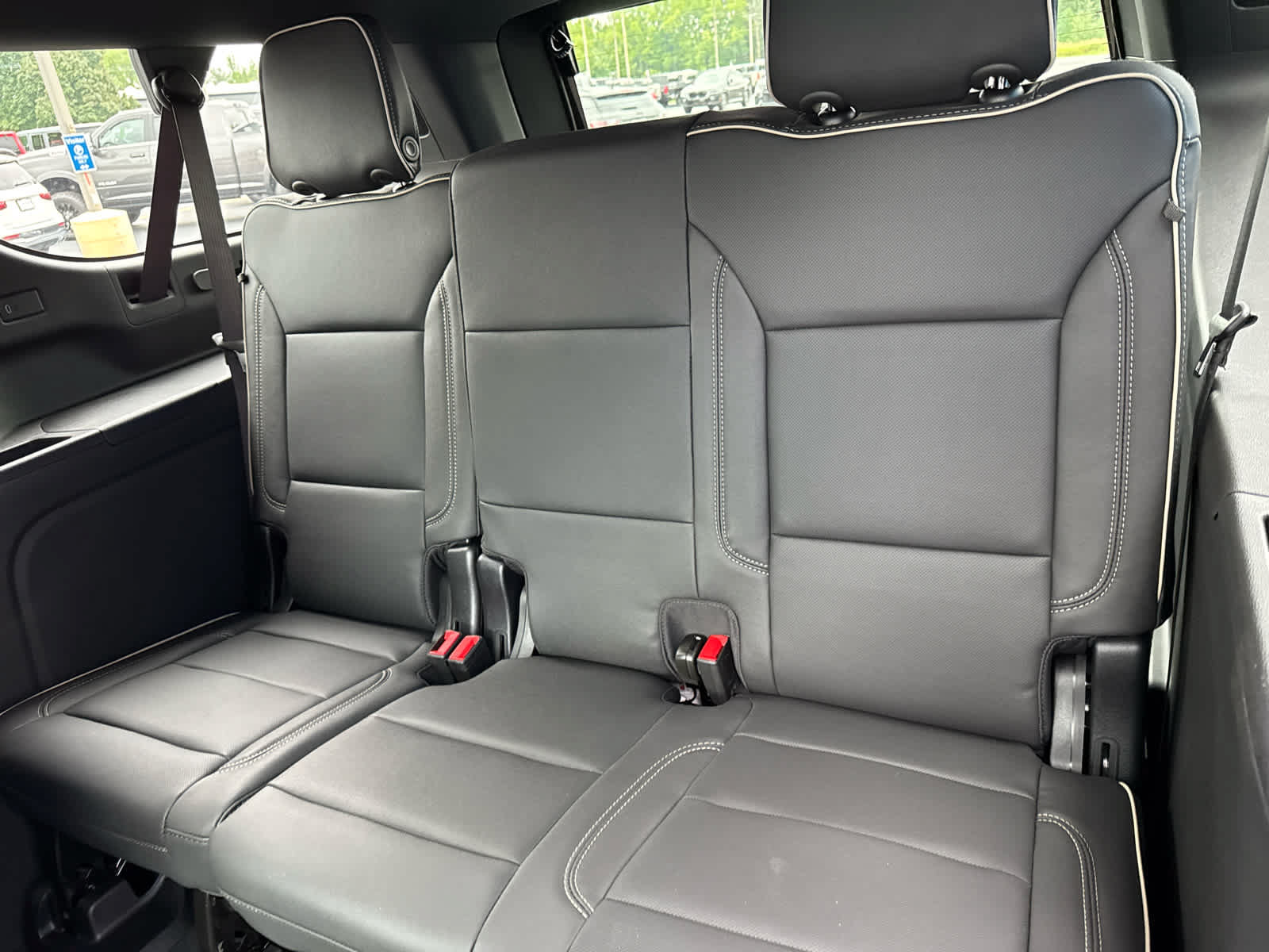 New 2026 Chevrolet Suburban Premier w/ Sun And Tow Package AWD/4WD image 19