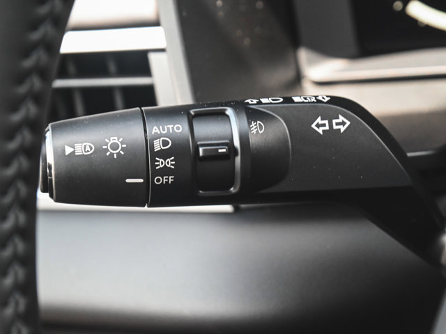 New 2025 Mitsubishi Outlander SE image 22