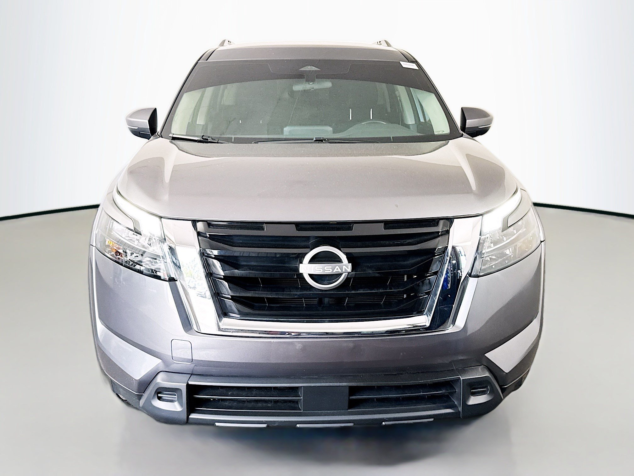 Used 2024 Nissan Pathfinder SV FWD image 2