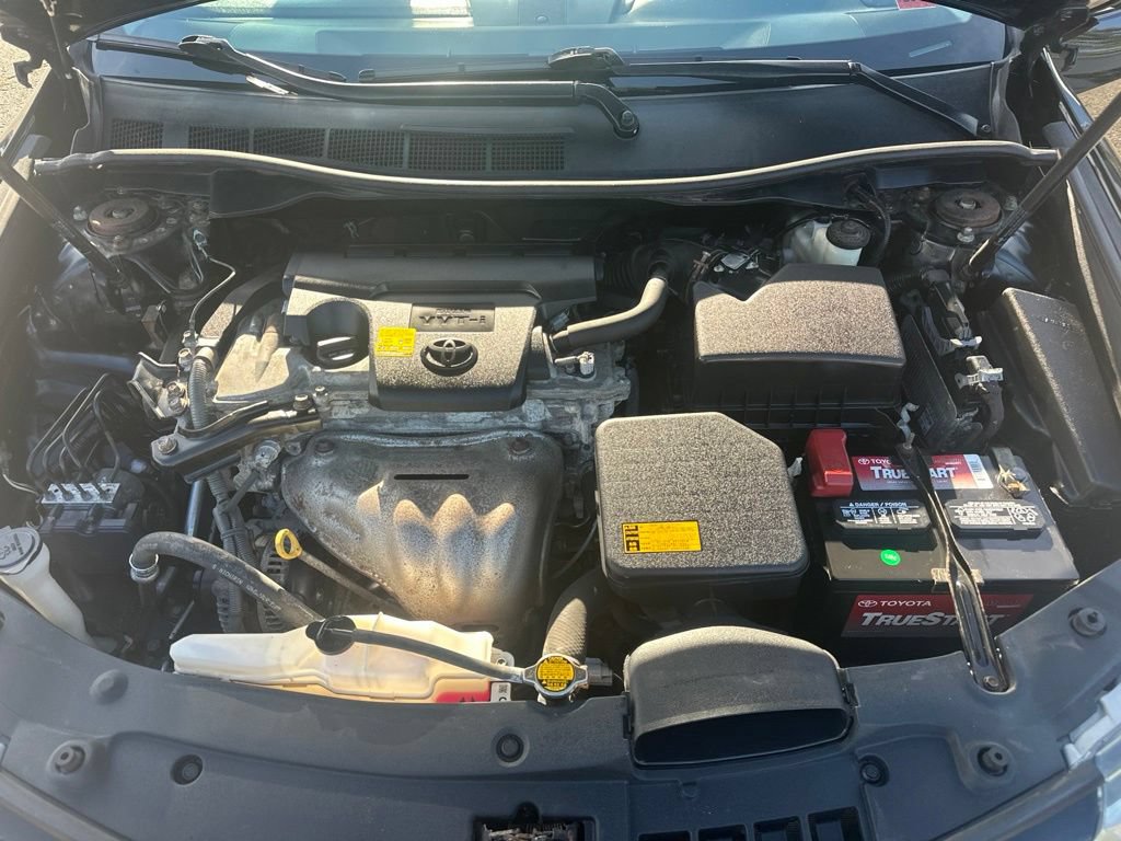 Used 2014 Toyota Camry SE w/ Moonroof Package FWD image 28