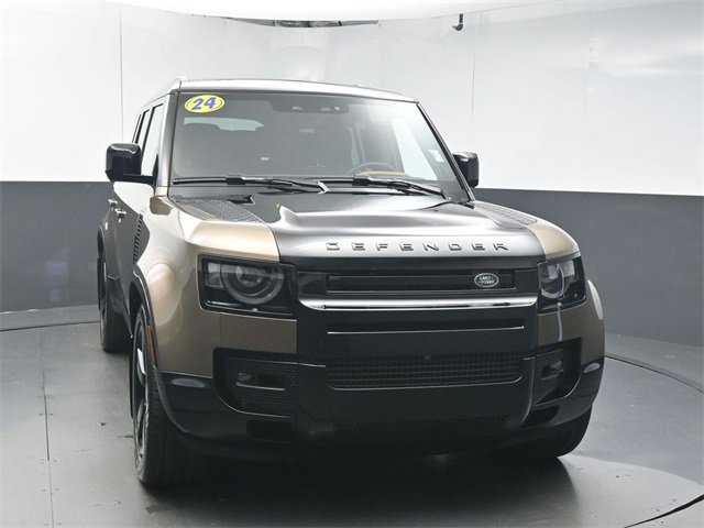 Used 2024 Land Rover Defender 130 X image 3