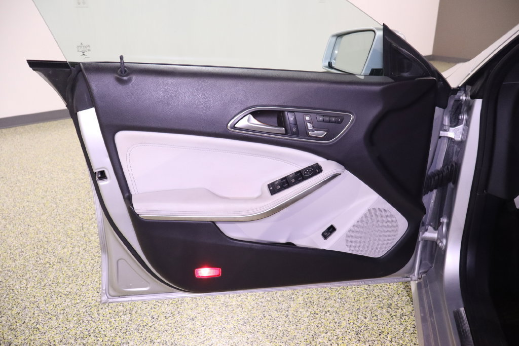Used 2018 Mercedes-Benz CLA 250 image 34