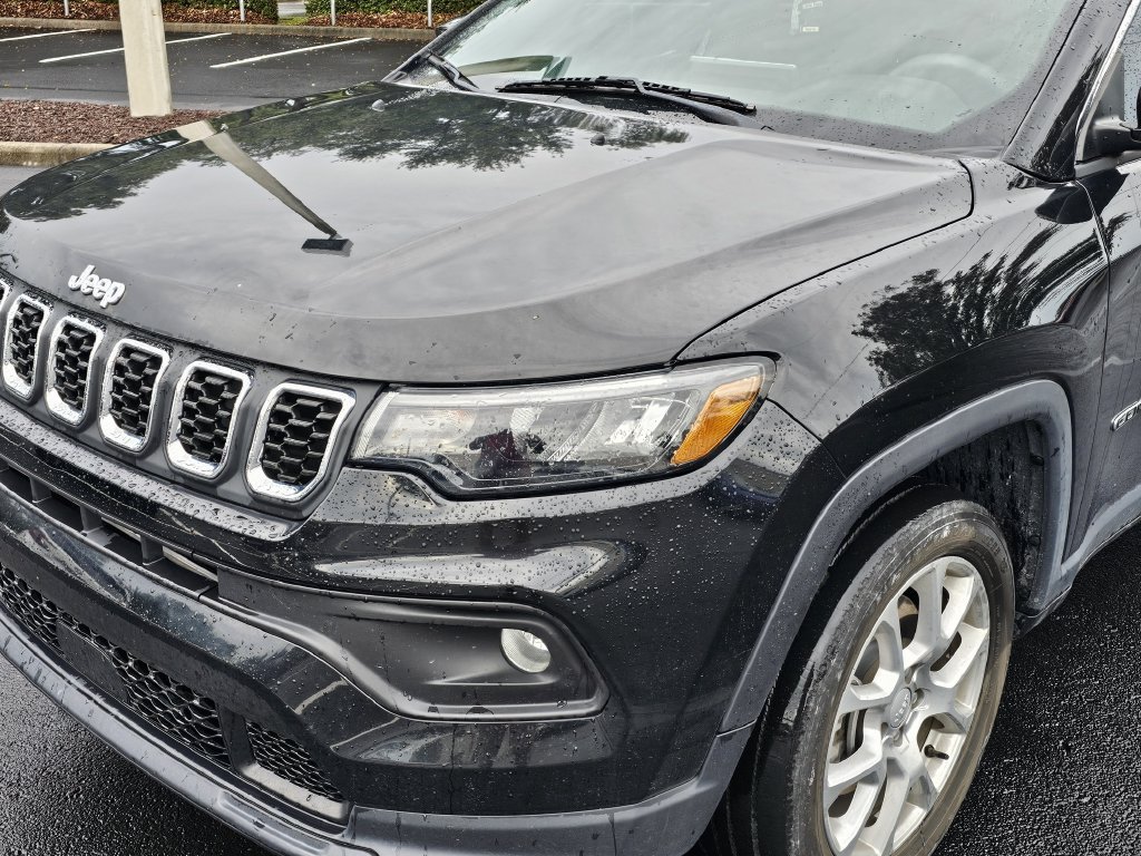 Used 2024 Jeep Compass Latitude AWD/4WD image 6