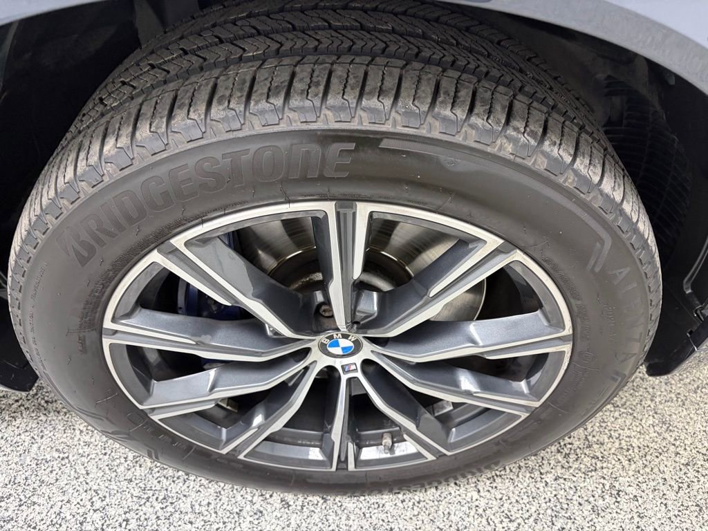 Used 2022 BMW X5 M50i w/ Executive Package image 8