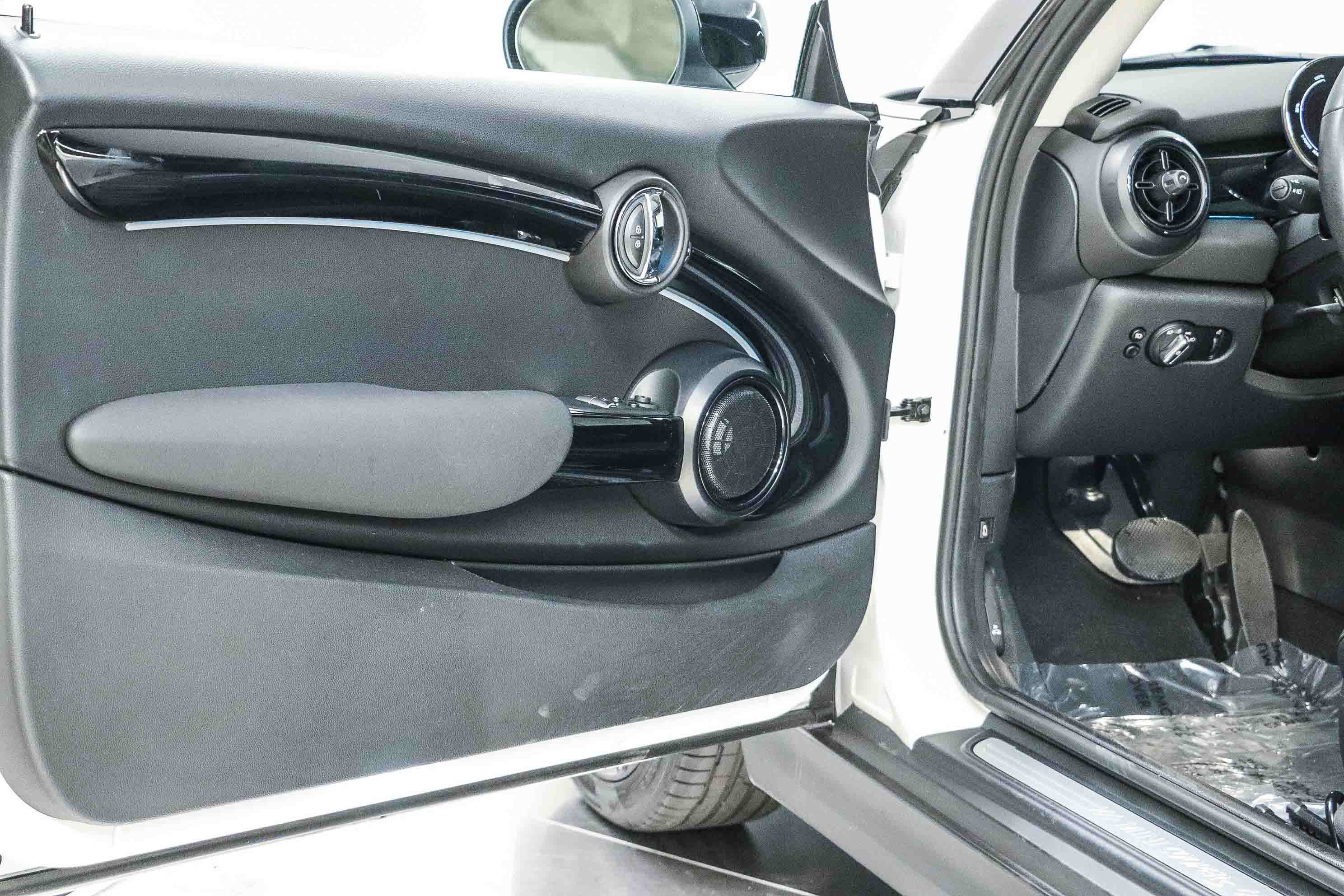 Used 2024 MINI Cooper SE FWD image 21