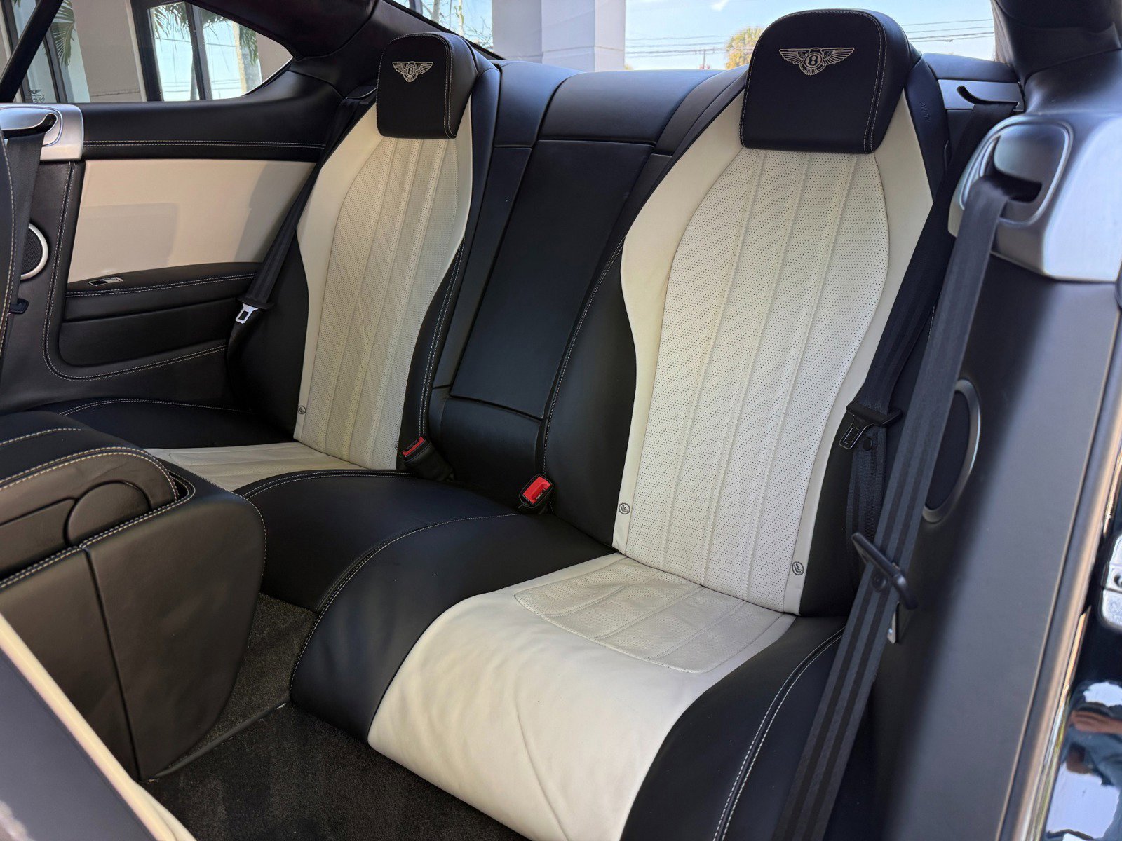 Used 2015 Bentley Continental GT V8 S image 23