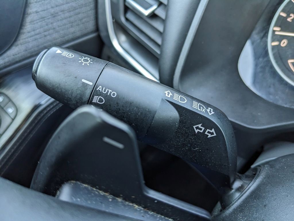 Used 2023 Nissan Rogue SV image 49